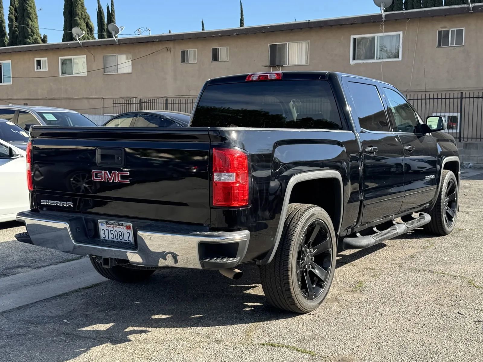 Used 2017 GMC Sierra 1500 SLE image 4