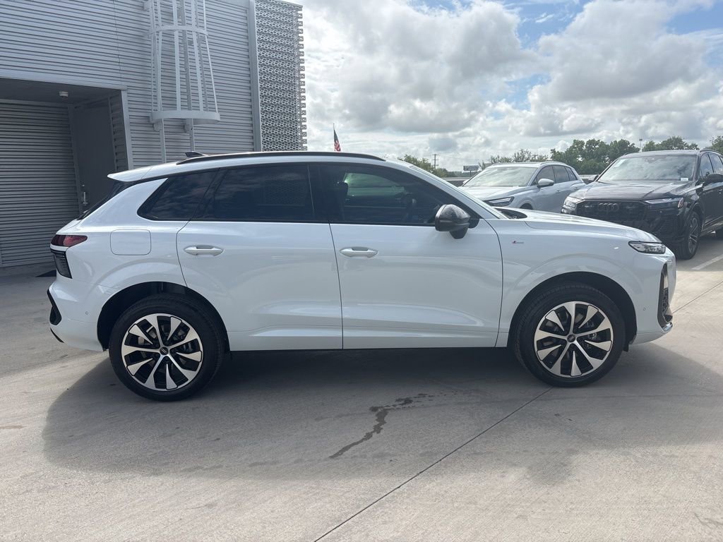 New 2026 Audi Q3 quattro 2.0T AWD/4WD image 4