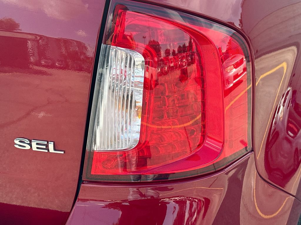 Used 2013 Ford Edge SEL FWD image 33