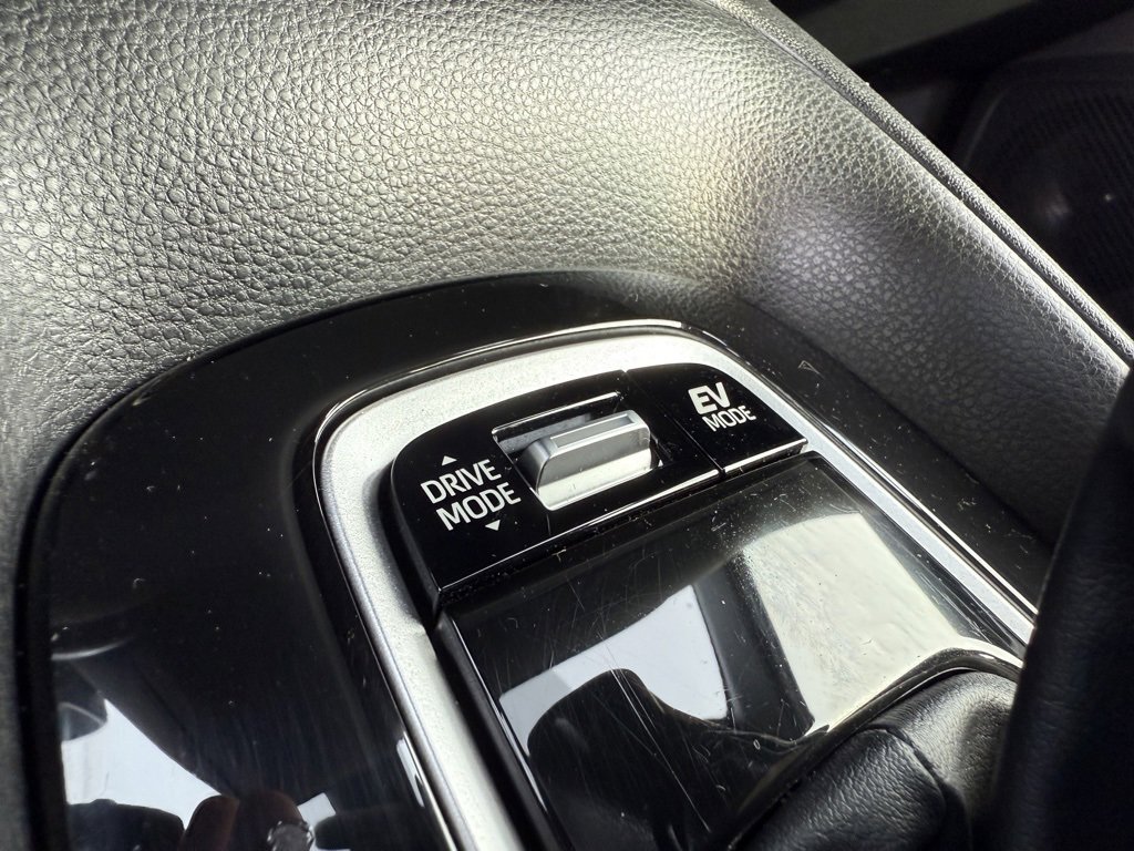 Certified 2025 Toyota Corolla SE image 33