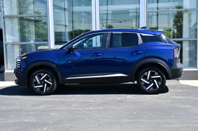 Used 2025 Nissan Kicks SV FWD image 11
