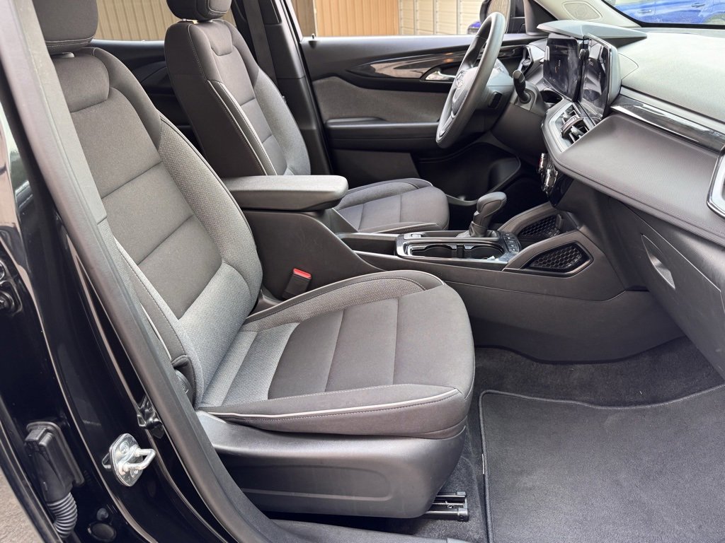 Used 2025 Chevrolet TrailBlazer LT image 16