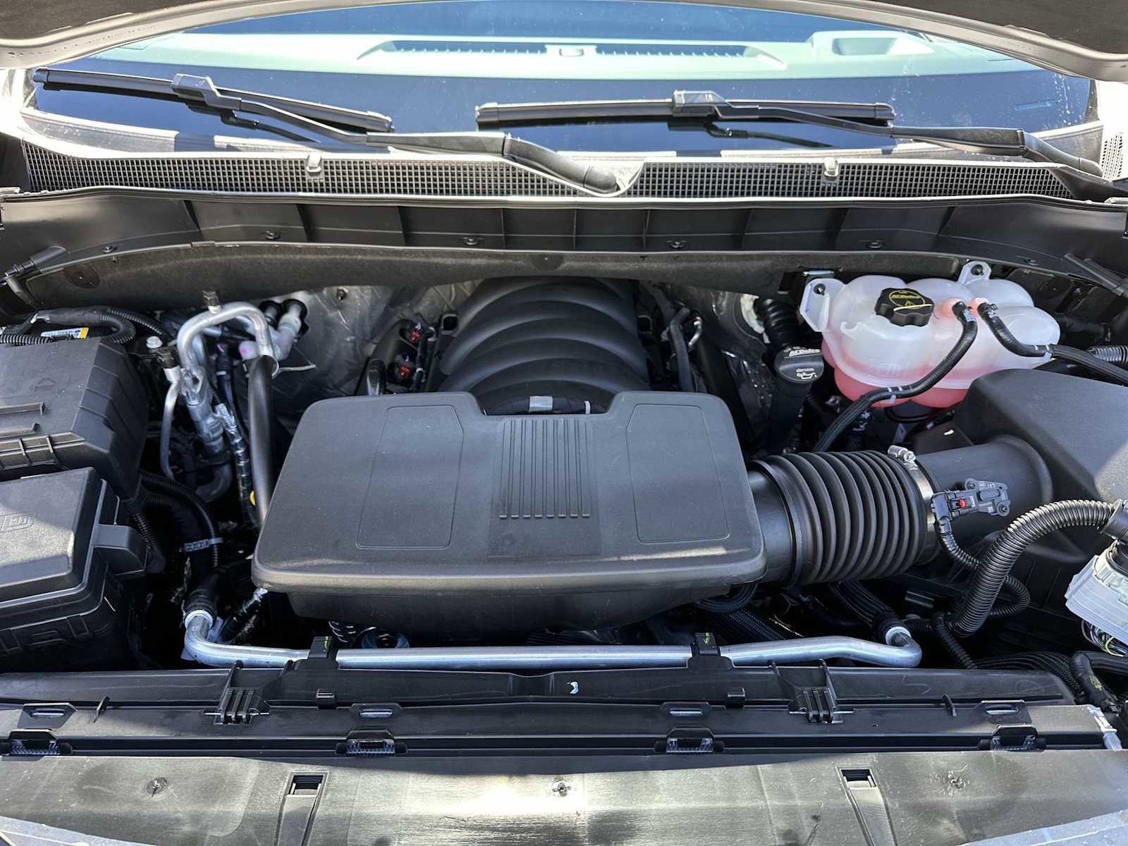 New 2026 Chevrolet Suburban LT w/ Comfort Package image 13