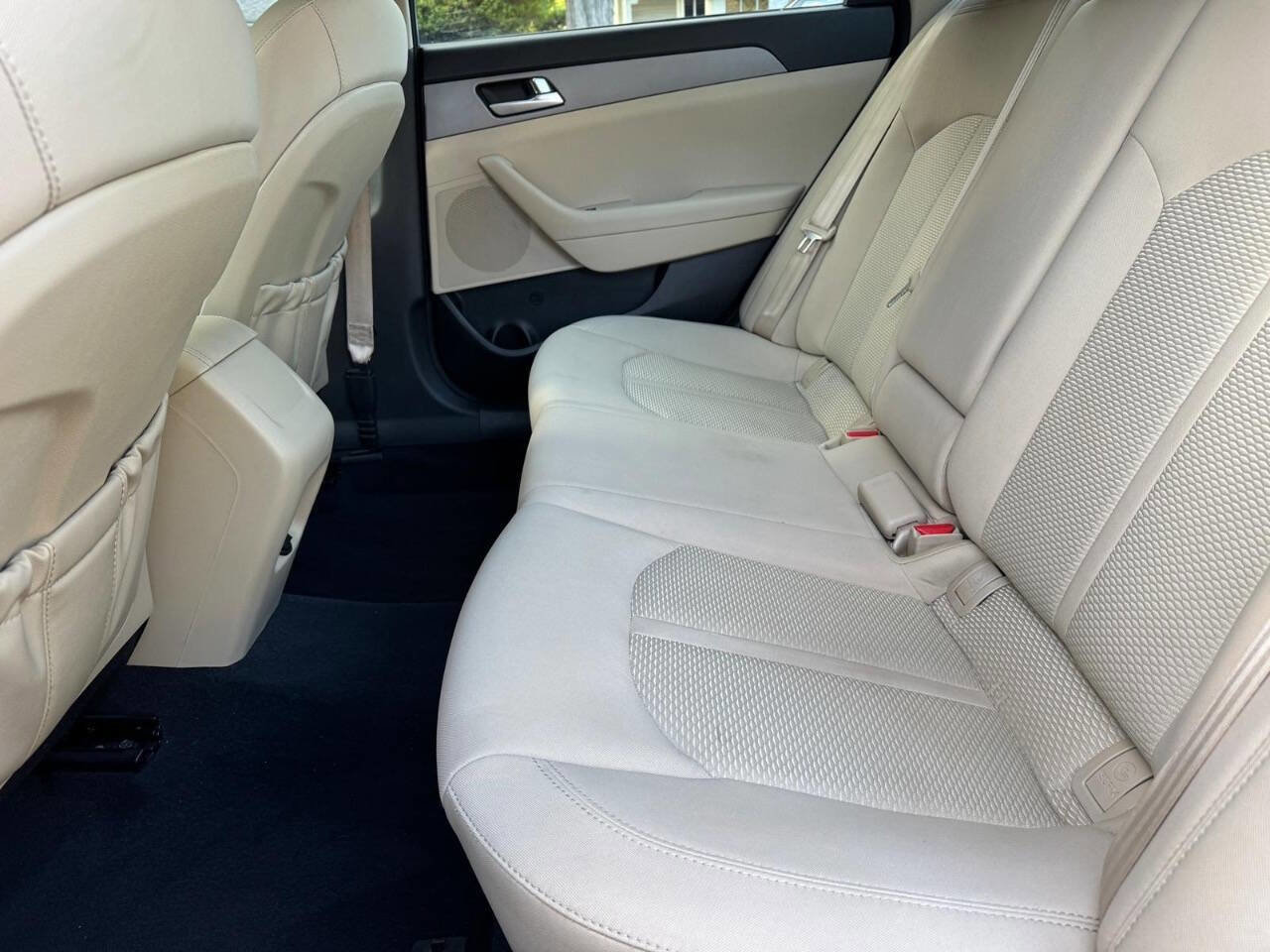 Used 2015 Hyundai Sonata SE image 18