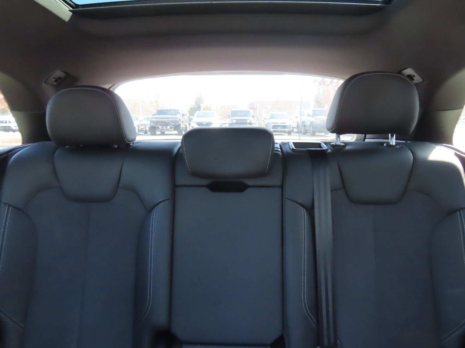 Used 2023 Audi SQ5 Premium w/ Convenience Package image 40