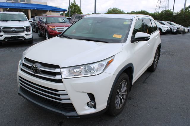 Used 2018 Toyota Highlander XLE AWD/4WD image 17
