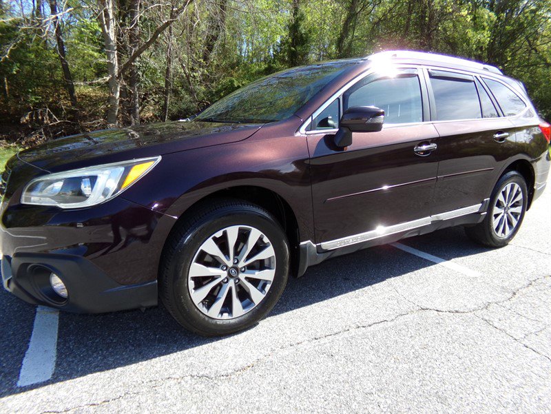 Used 2017 Subaru Outback 2.5i Touring image 1