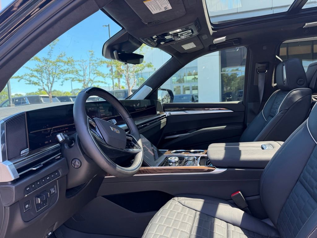Used 2025 Cadillac Escalade ESV Sport Platinum AWD/4WD image 10