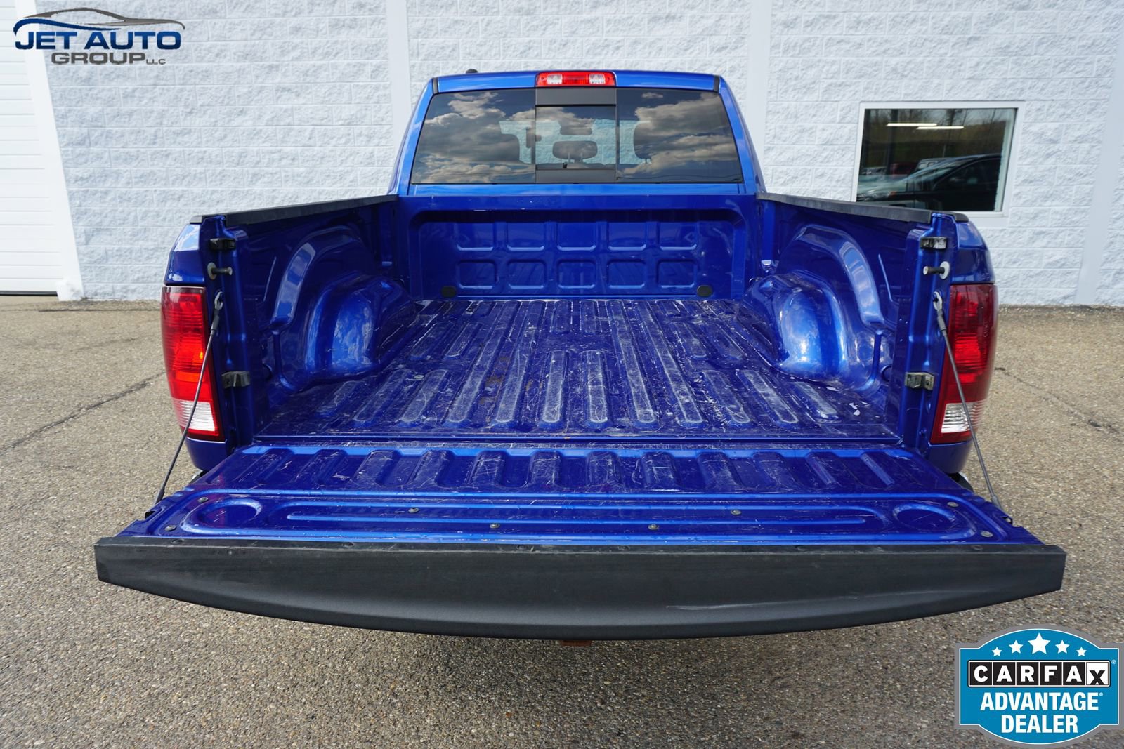 Used 2019 RAM 1500 Classic SLT AWD/4WD image 16