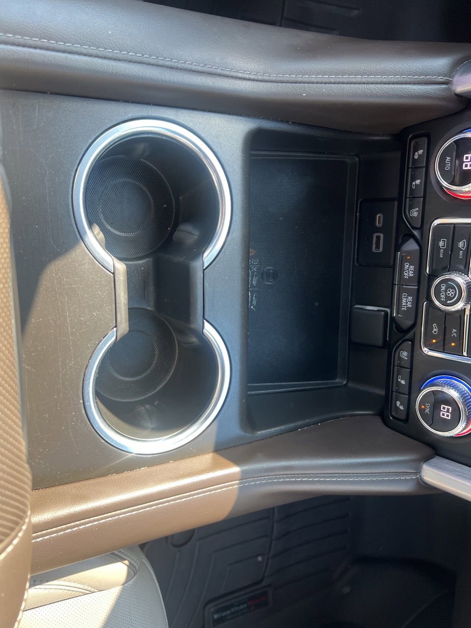 Used 2021 GMC Yukon SLT image 31