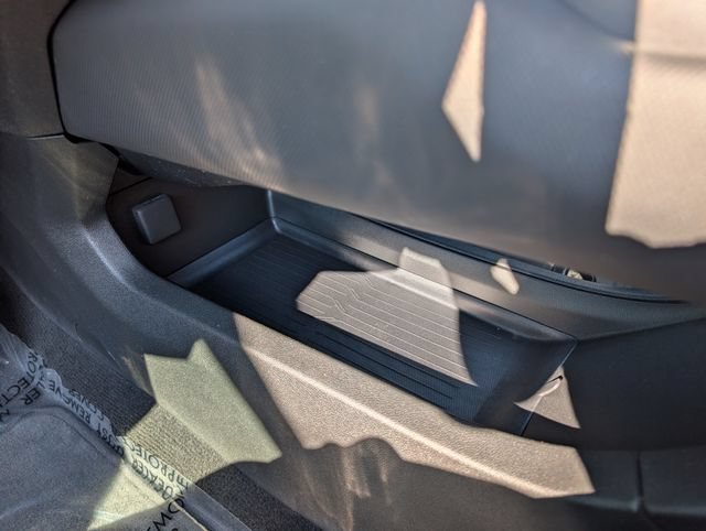 Used 2024 Chevrolet Equinox EV RS FWD image 20