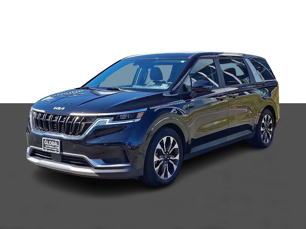 Used 2024 Kia Carnival EX image 3
