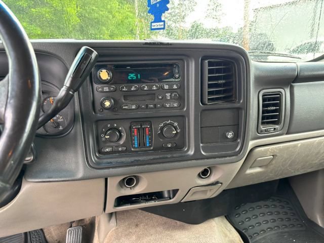 Used 2005 Chevrolet Suburban LS RWD image 13