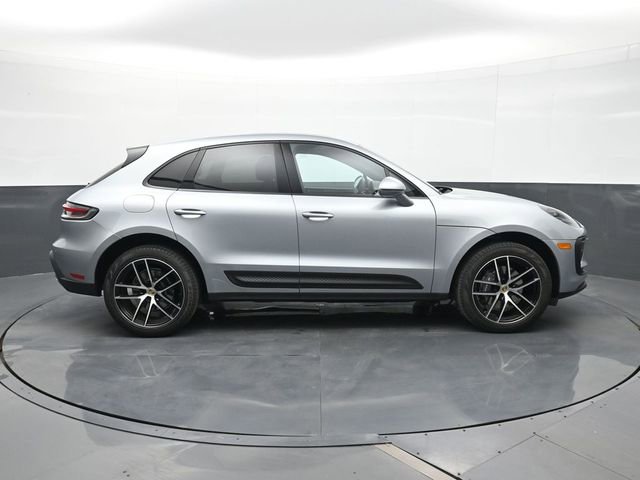 Used 2025 Porsche Macan image 23