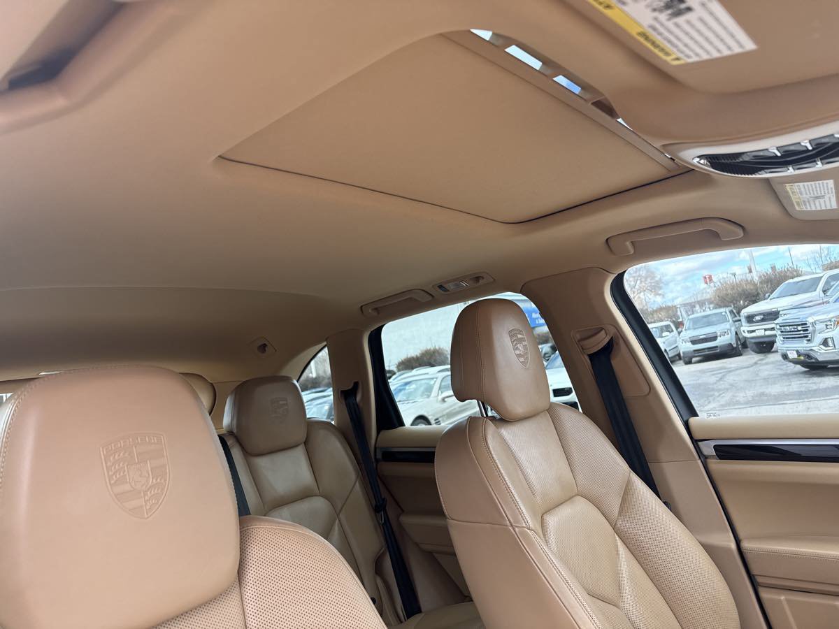 Used 2017 Porsche Cayenne image 22
