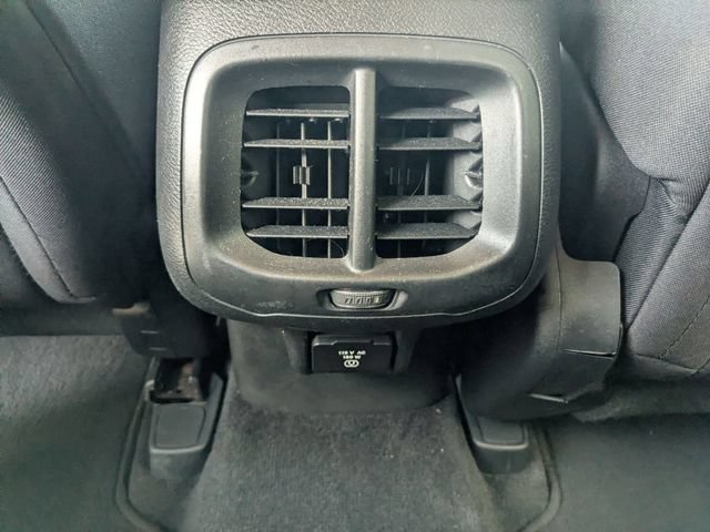 Used 2015 Jeep Cherokee Latitude AWD/4WD image 17