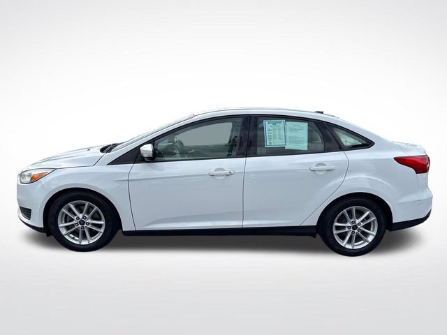 Used 2017 Ford Focus SE w/ Interior Protection Package FWD image 2
