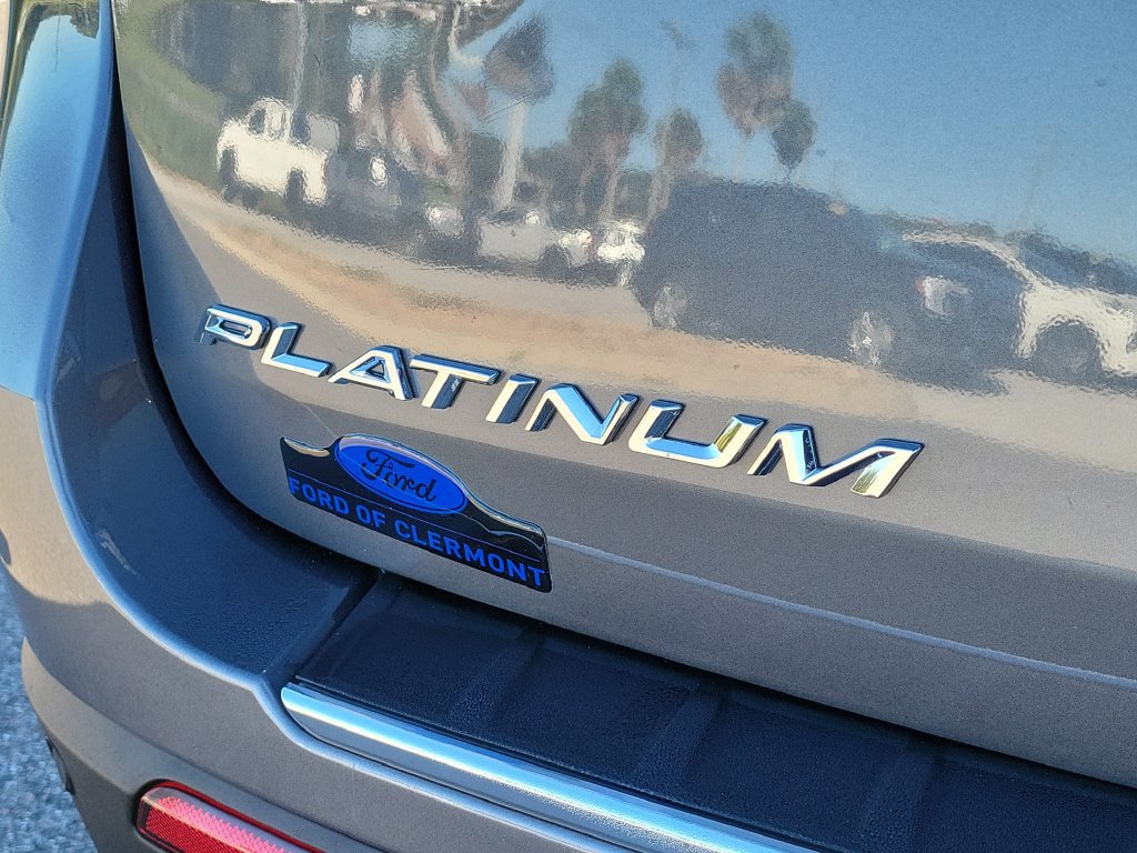 Used 2023 Ford Explorer Platinum w/ Technology Package AWD/4WD image 7