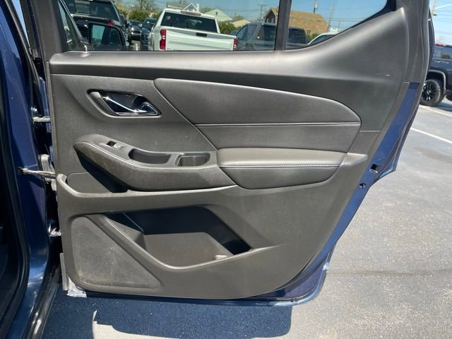 Used 2023 Chevrolet Traverse LT w/ Rear Camera Mirror Package image 10