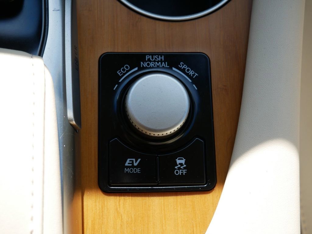 Used 2019 Lexus RX 450h AWD w/ Navigation Package image 26
