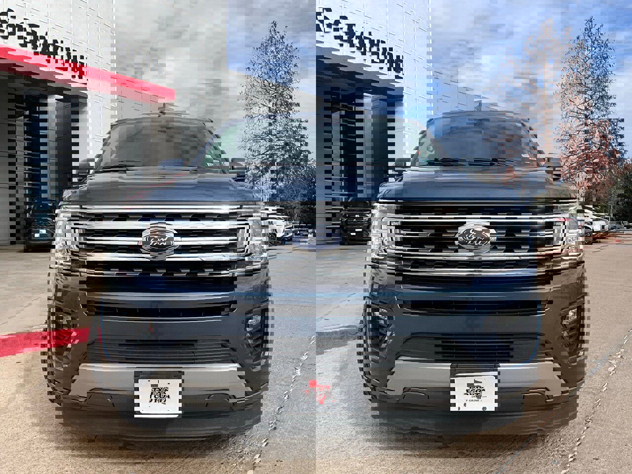 Used 2020 Ford Expedition XLT w/ Equipment Group 202A image 4