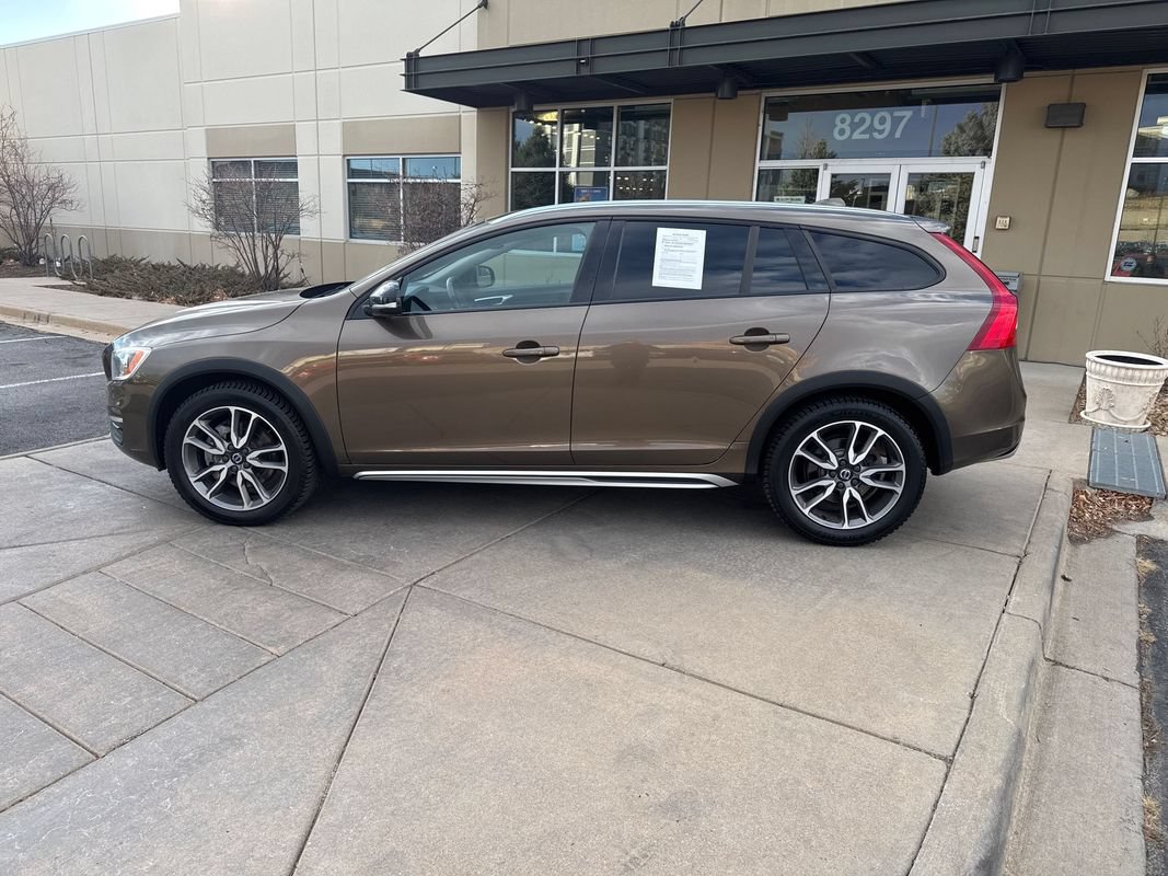 Used 2016 Volvo V60 T5 Cross Country w/ Convenience Package AWD/4WD image 9