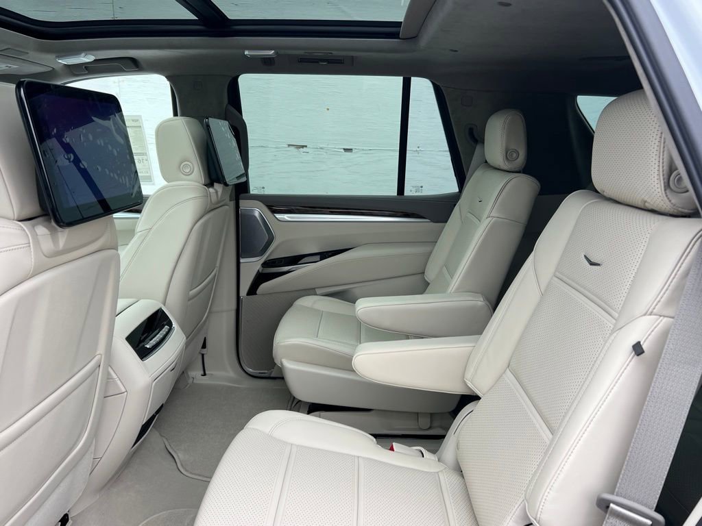 New 2026 Cadillac Escalade Platinum Luxury AWD/4WD image 17