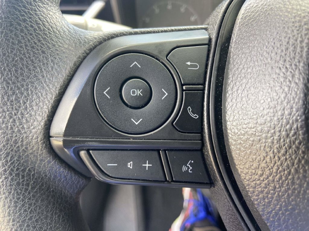 Used 2025 Toyota Corolla LE FWD image 30