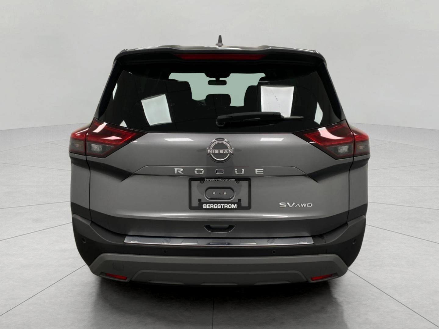 Used 2023 Nissan Rogue SV image 4