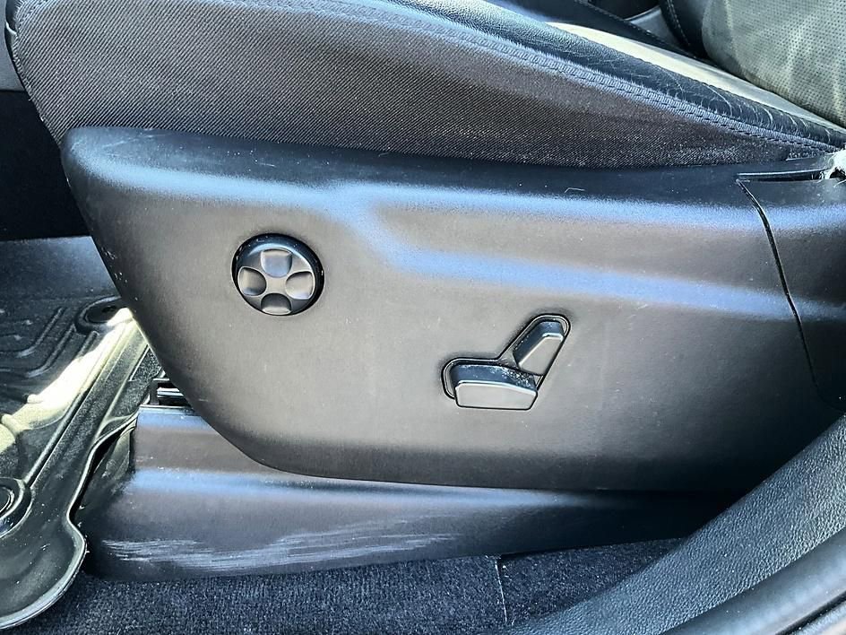 Used 2021 Jeep Grand Cherokee Laredo X image 15