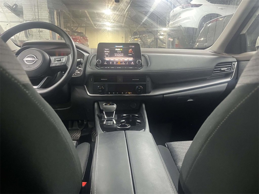 Used 2023 Nissan Rogue SV image 14