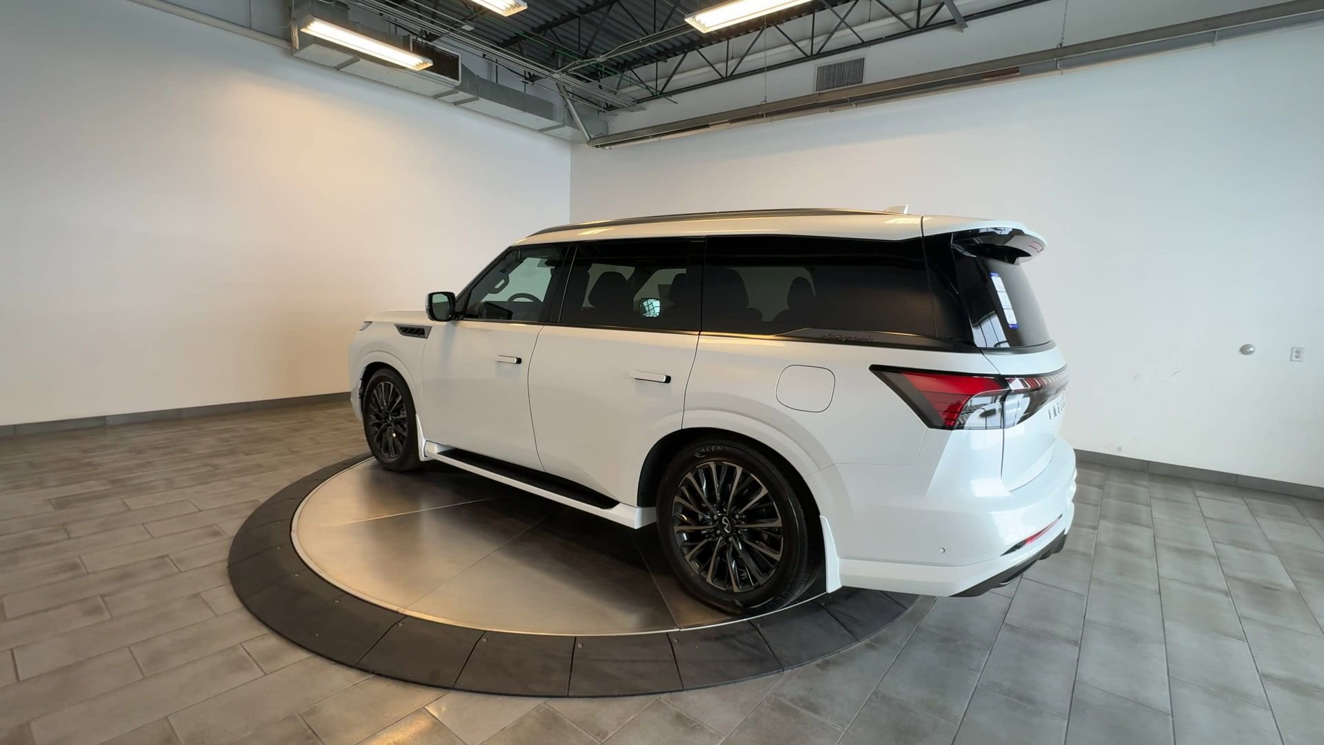 New 2026 INFINITI QX80 Autograph w/ Premium Cargo Package AWD/4WD image 6