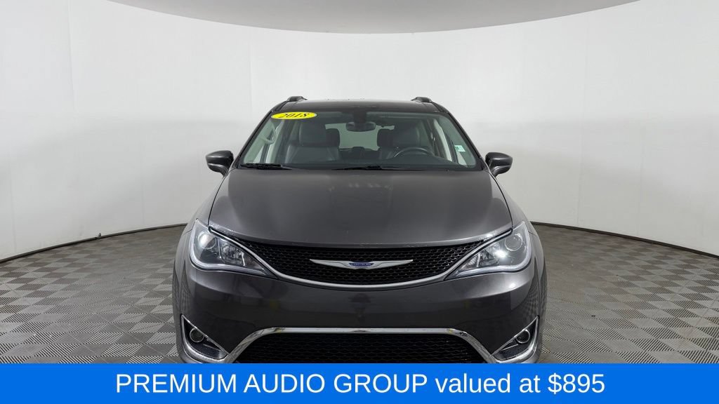 Used 2018 Chrysler Pacifica Touring-L w/ Premium Audio Group FWD image 2