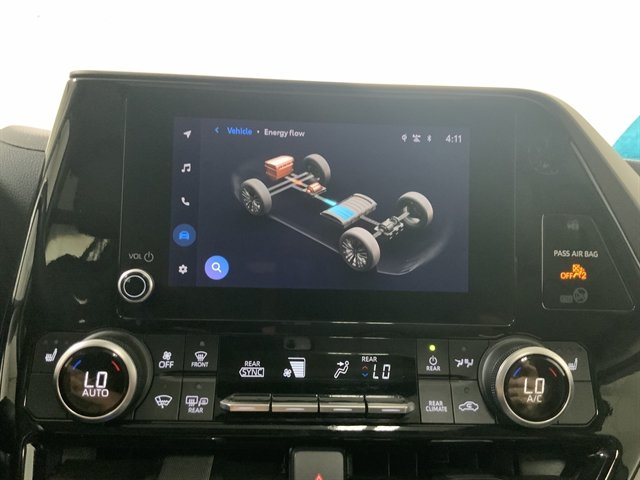 Used 2023 Toyota Highlander XLE AWD/4WD image 33