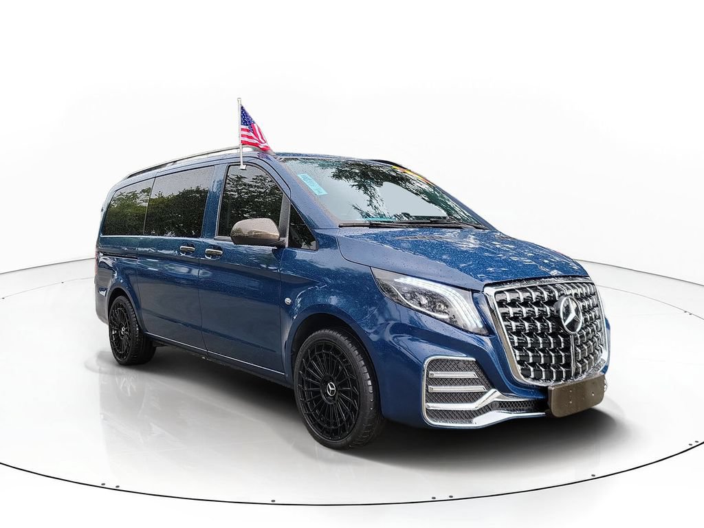 Used 2023 Mercedes-Benz Metris Passenger image 3
