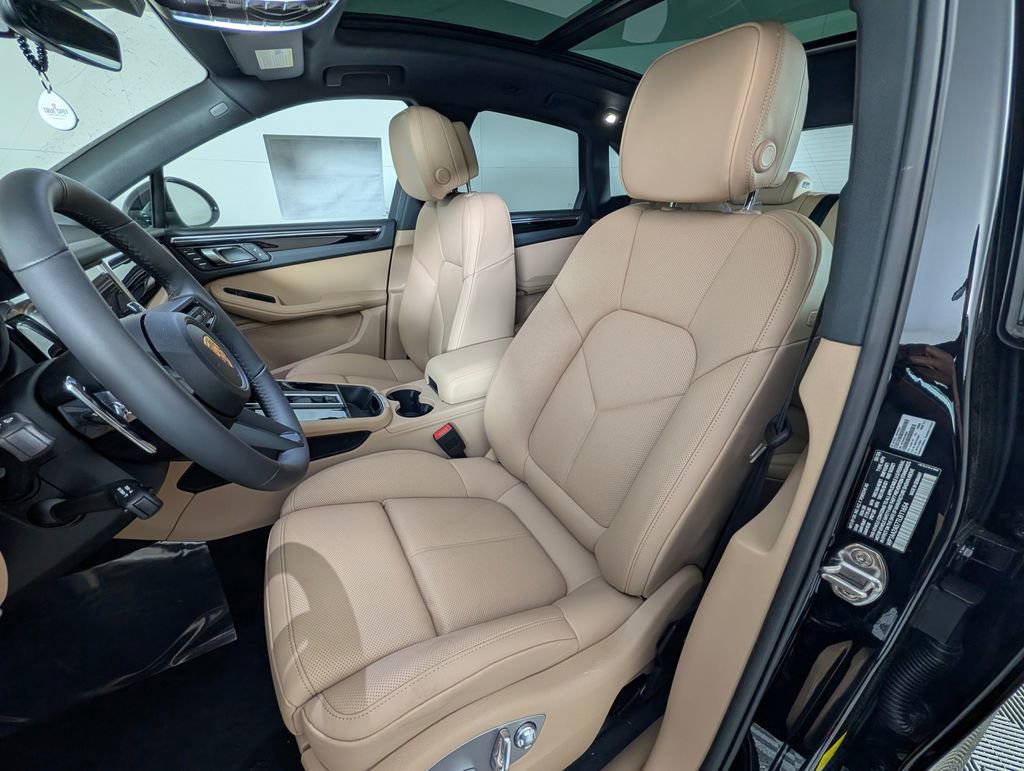 New 2026 Porsche Macan image 5