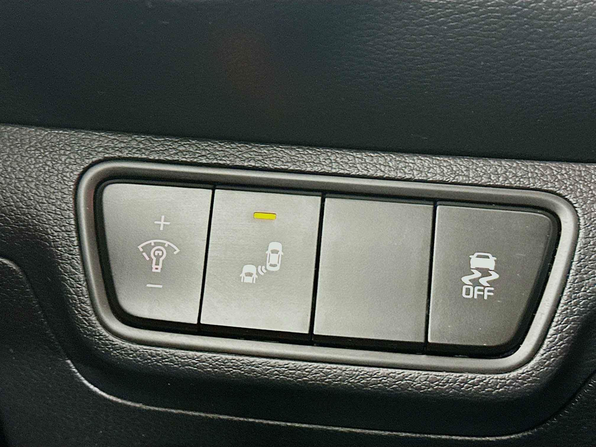 Used 2022 Kia Forte LXS w/ LXS Technology Package image 16