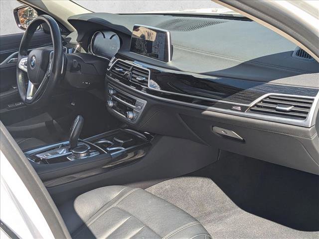 Used 2018 BMW 740i xDrive image 22