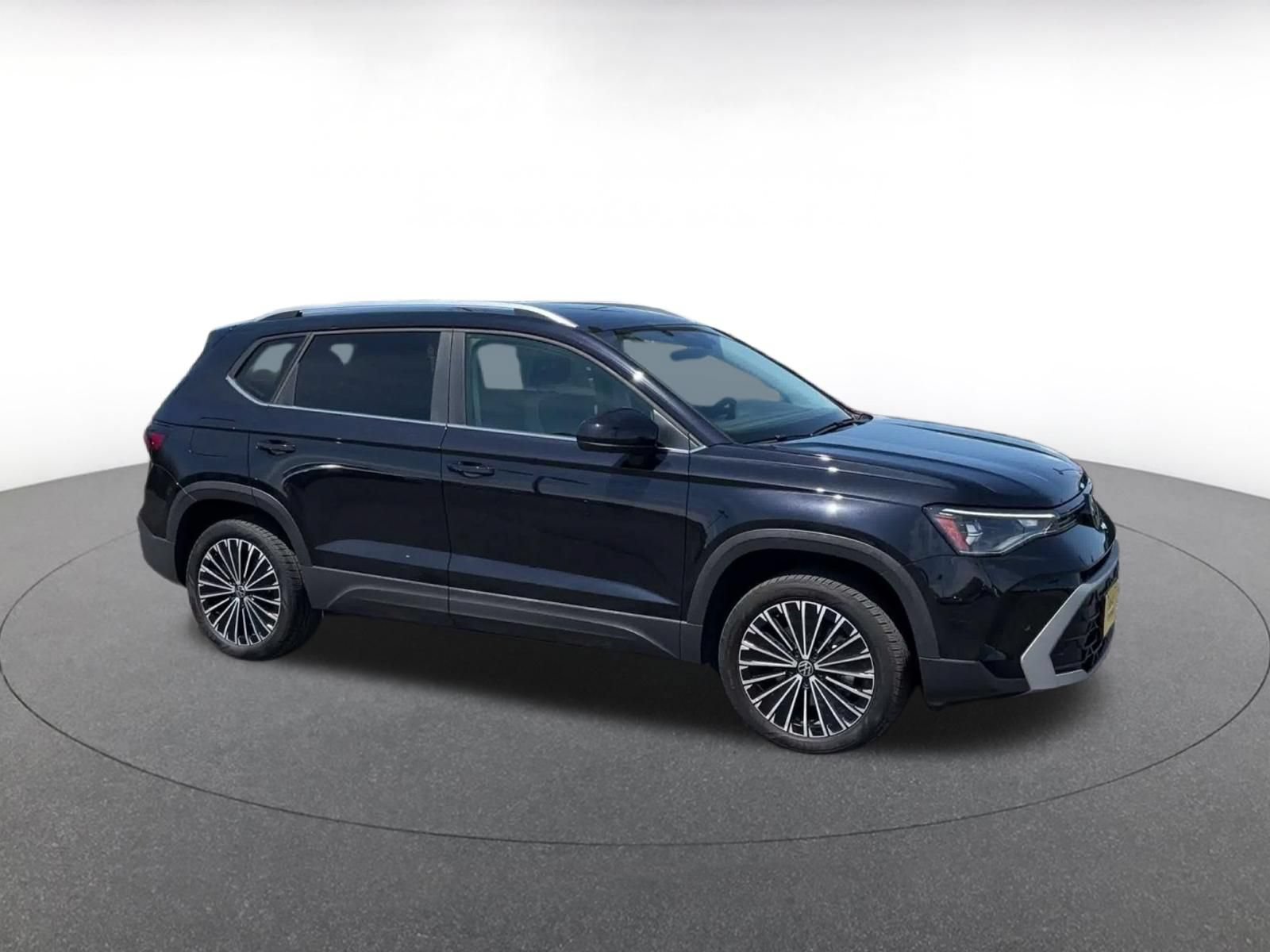 Used 2026 Volkswagen Taos SE FWD video 2