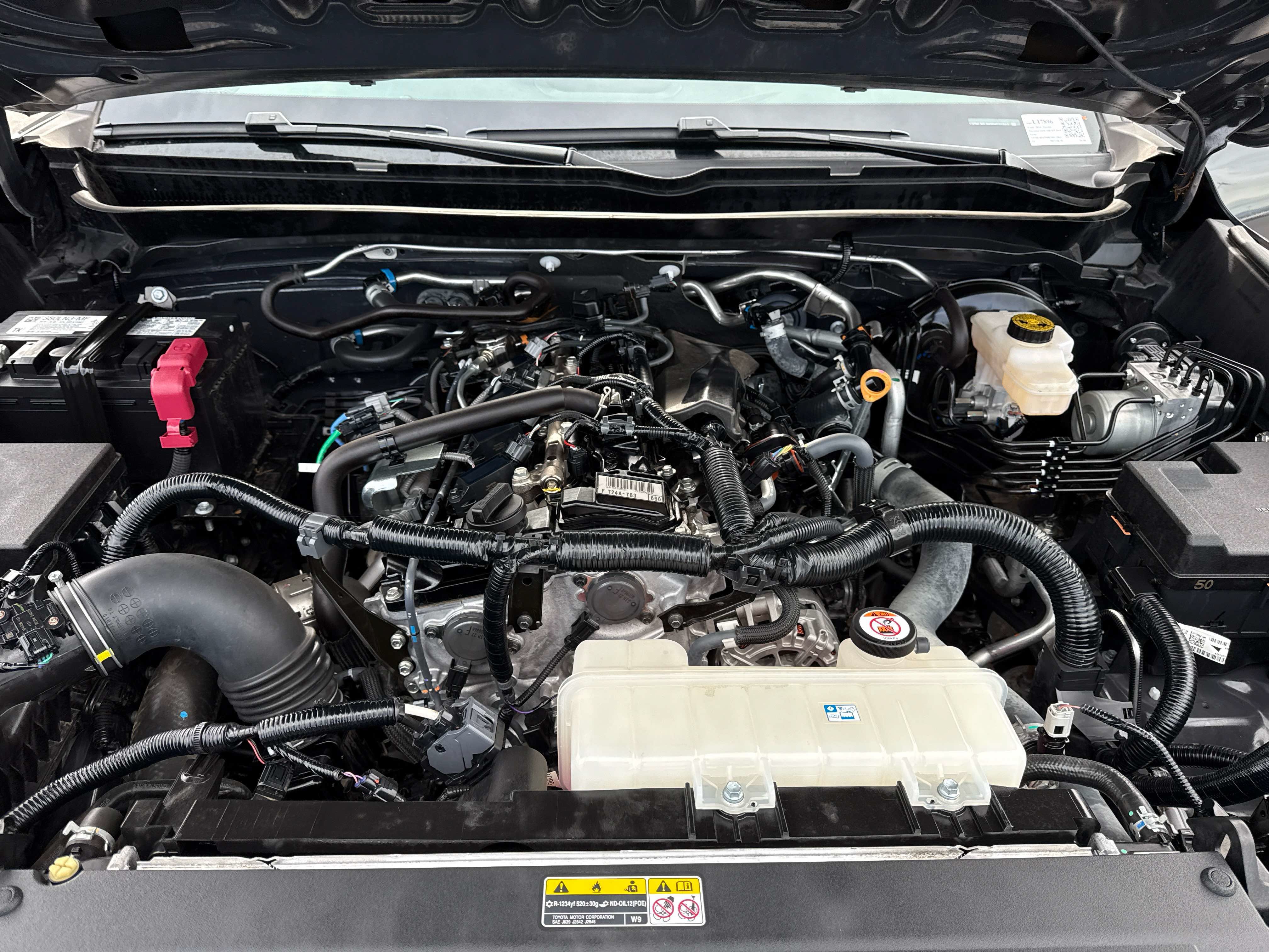 Used 2024 Toyota Tacoma SR5 AWD/4WD image 10