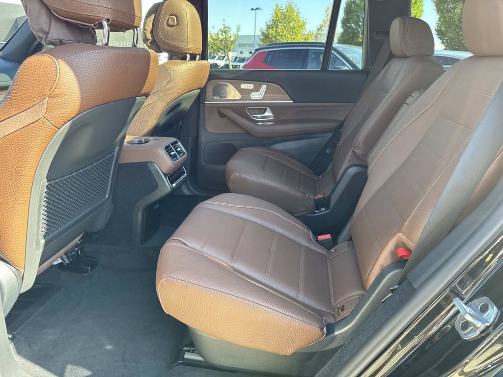 New 2026 Mercedes-Benz GLS 580 4MATIC image 15