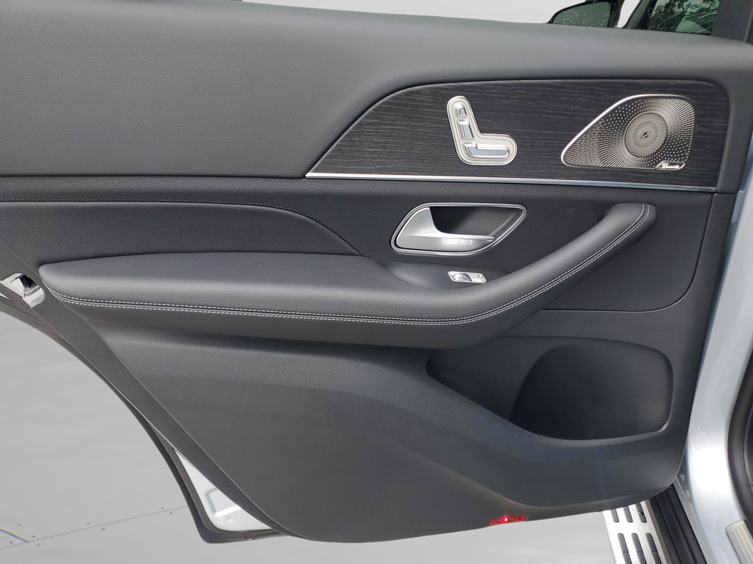 Certified 2026 Mercedes-Benz GLS 450 4MATIC image 9