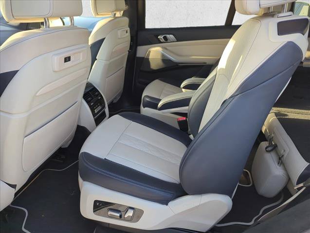 Used 2022 BMW X7 M50i AWD/4WD image 8