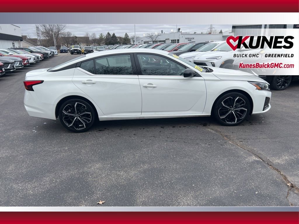 Used 2024 Nissan Altima 2.5 SR FWD image 4