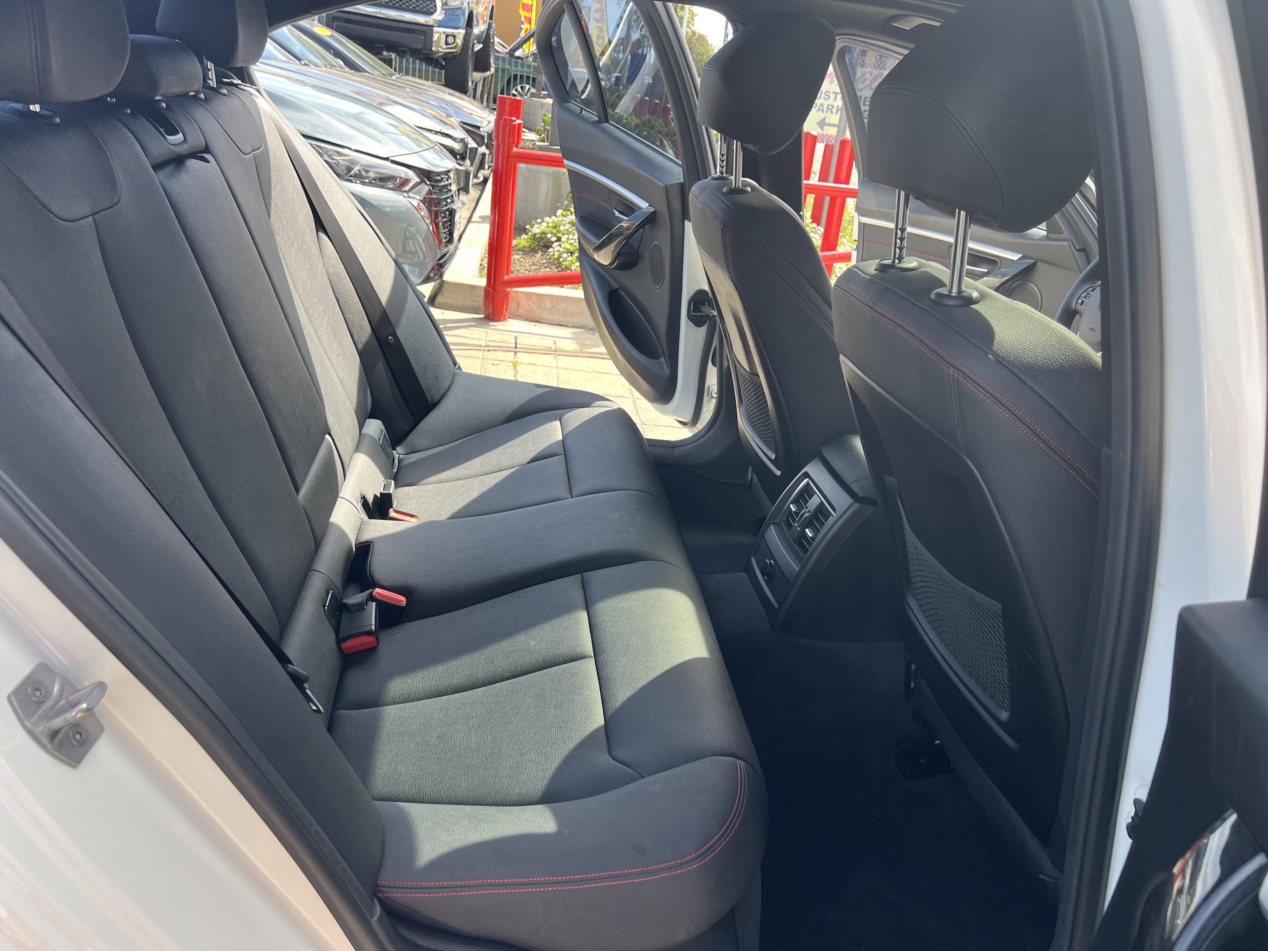 Used 2018 BMW 330i Sedan image 30