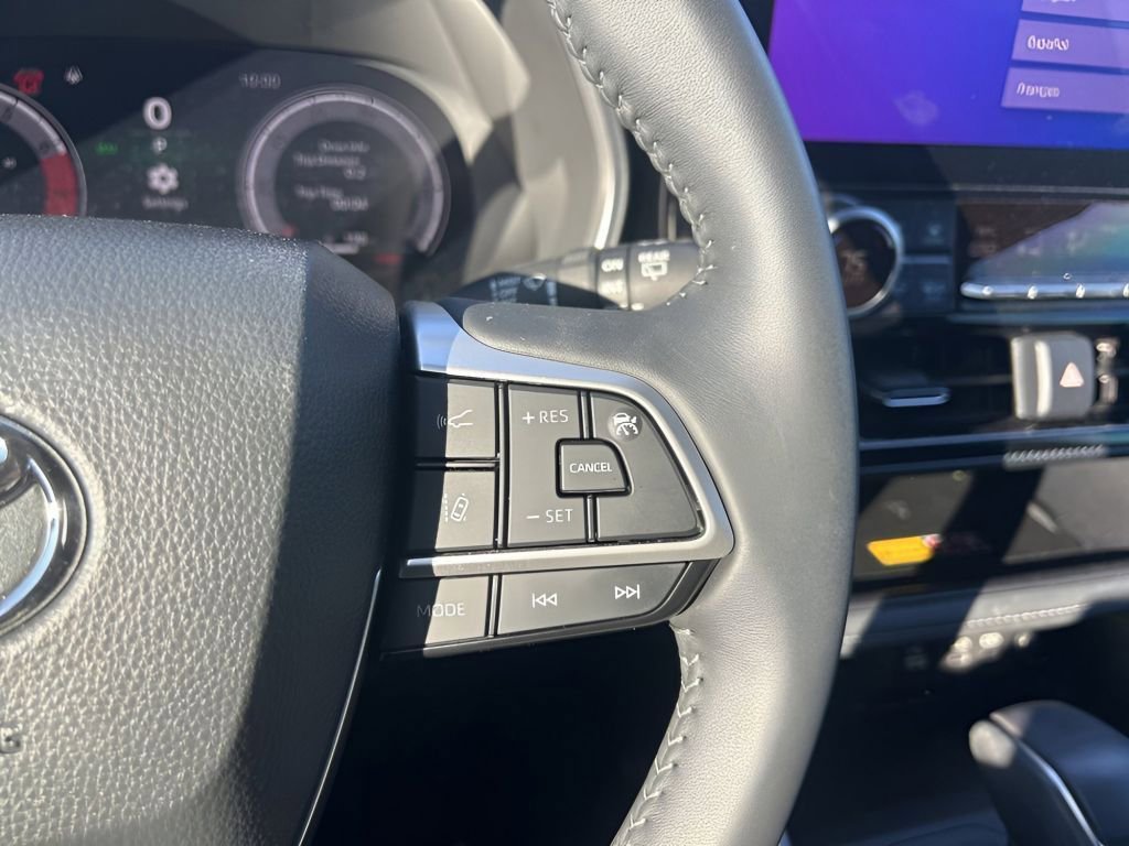 Used 2025 Toyota Highlander XSE image 25