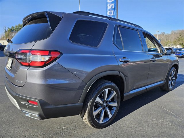 Used 2025 Honda Pilot Elite image 6