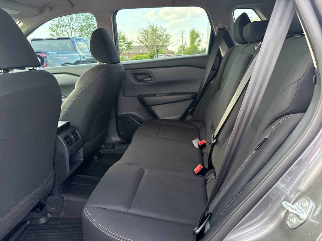 Used 2025 Nissan Rogue S FWD image 27