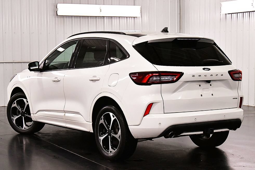 Used 2023 Ford Escape ST-Line Select w/ Tech Pack #2 AWD/4WD image 5