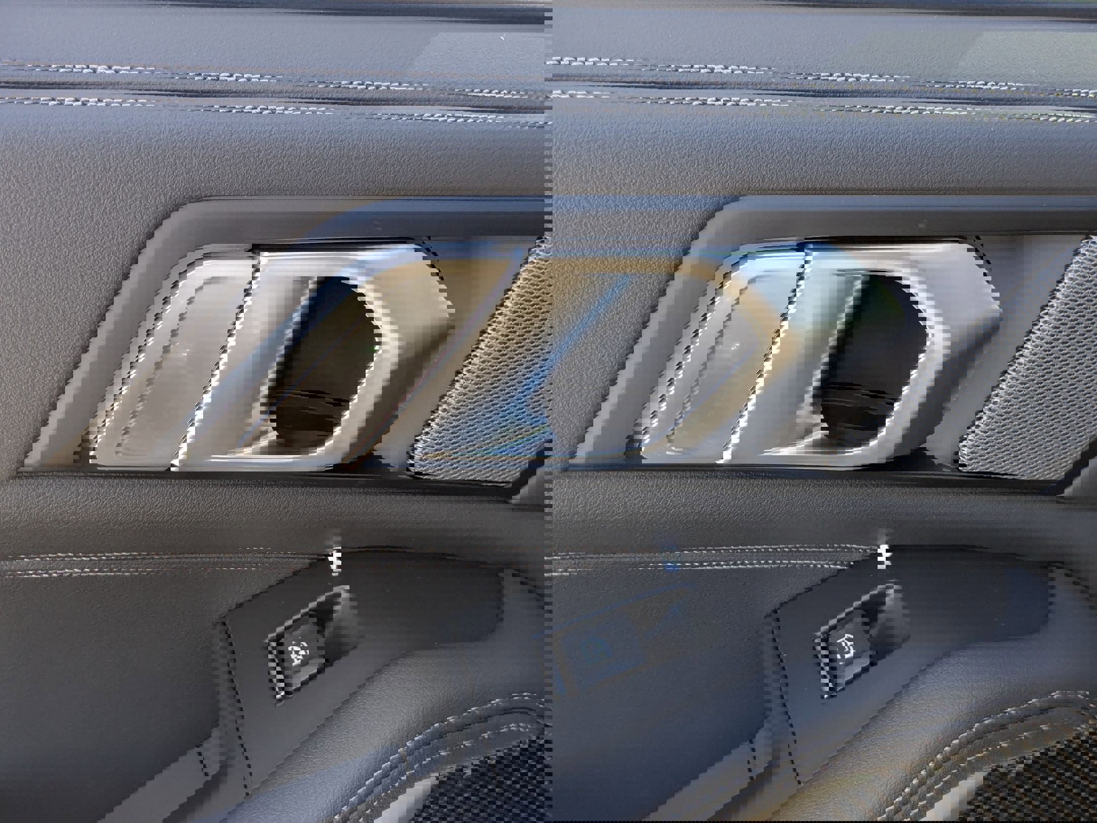New 2026 BMW X5 M60i w/ Executive Package image 28